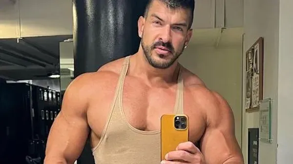 10 Instagram Pics from Hot Daddy Matthew William Bishop