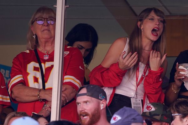 Taylor Swift is a Fan of Travis Kelce and Duddenly, so is Everyone Else