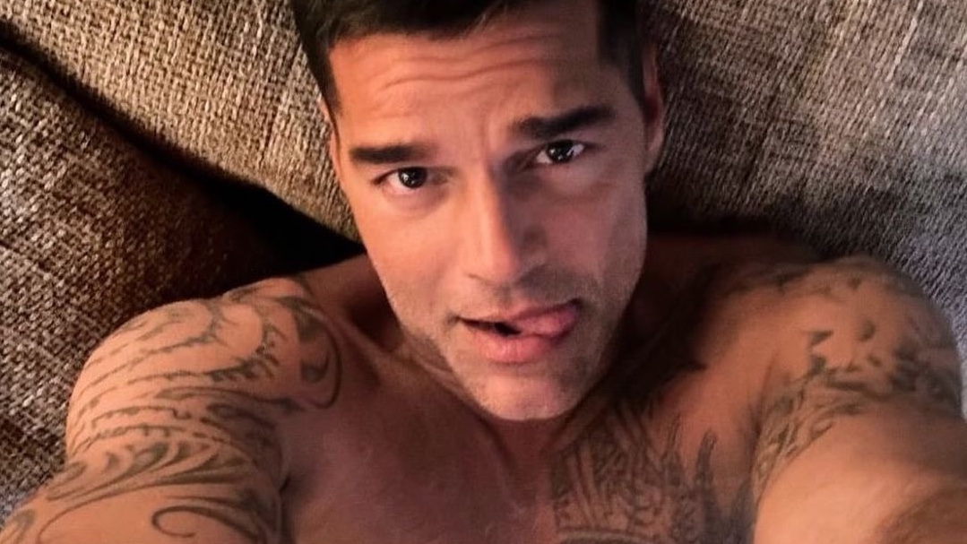 Ricky Martin Rings in the Weekend with New Thirst Trap