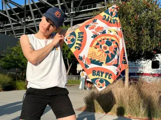 Soccer team collab boosts profile of artist Kapitulnik