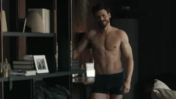 François Arnaud Clarifies ‘Heated Rivalry’ Moment: Scott Isn’t Really Clocking Shane