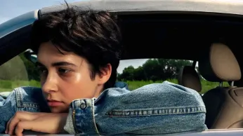 Queer Alt‑Pop Artist Evann McIntosh Marks New Era With “Free Ride” and “Blue Movie Magic”